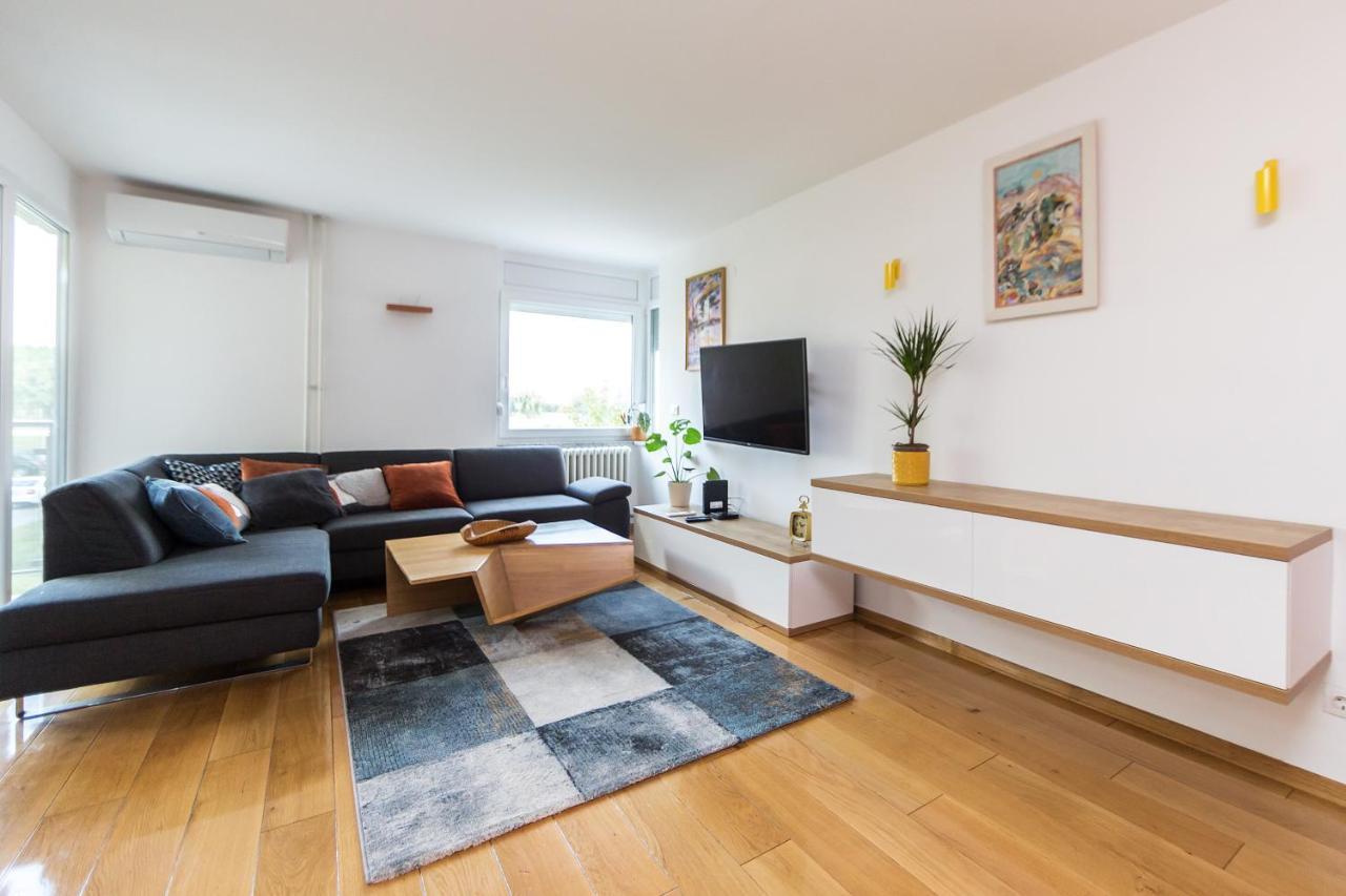 Apartman Bruna Self Check-In โอซีเยก ภายนอก รูปภาพ