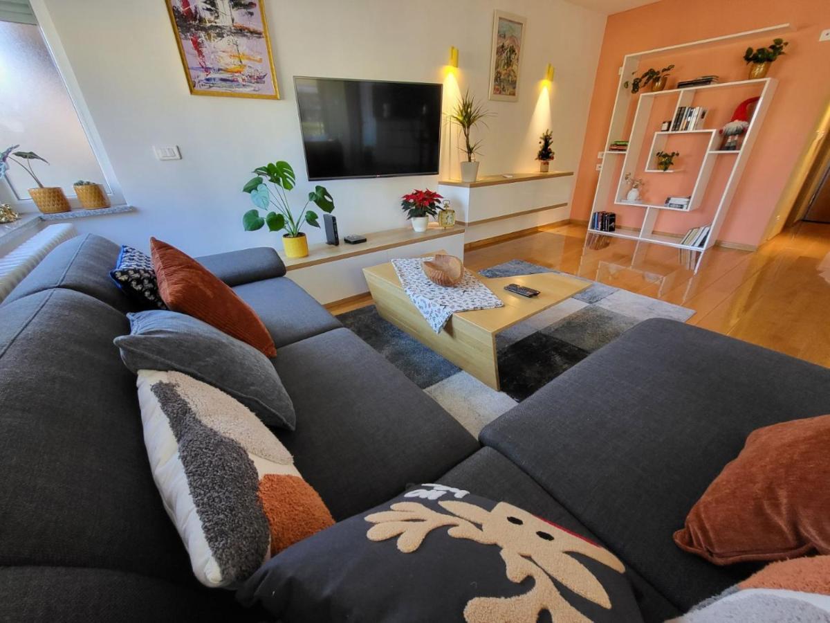 Apartman Bruna Self Check-In โอซีเยก ภายนอก รูปภาพ