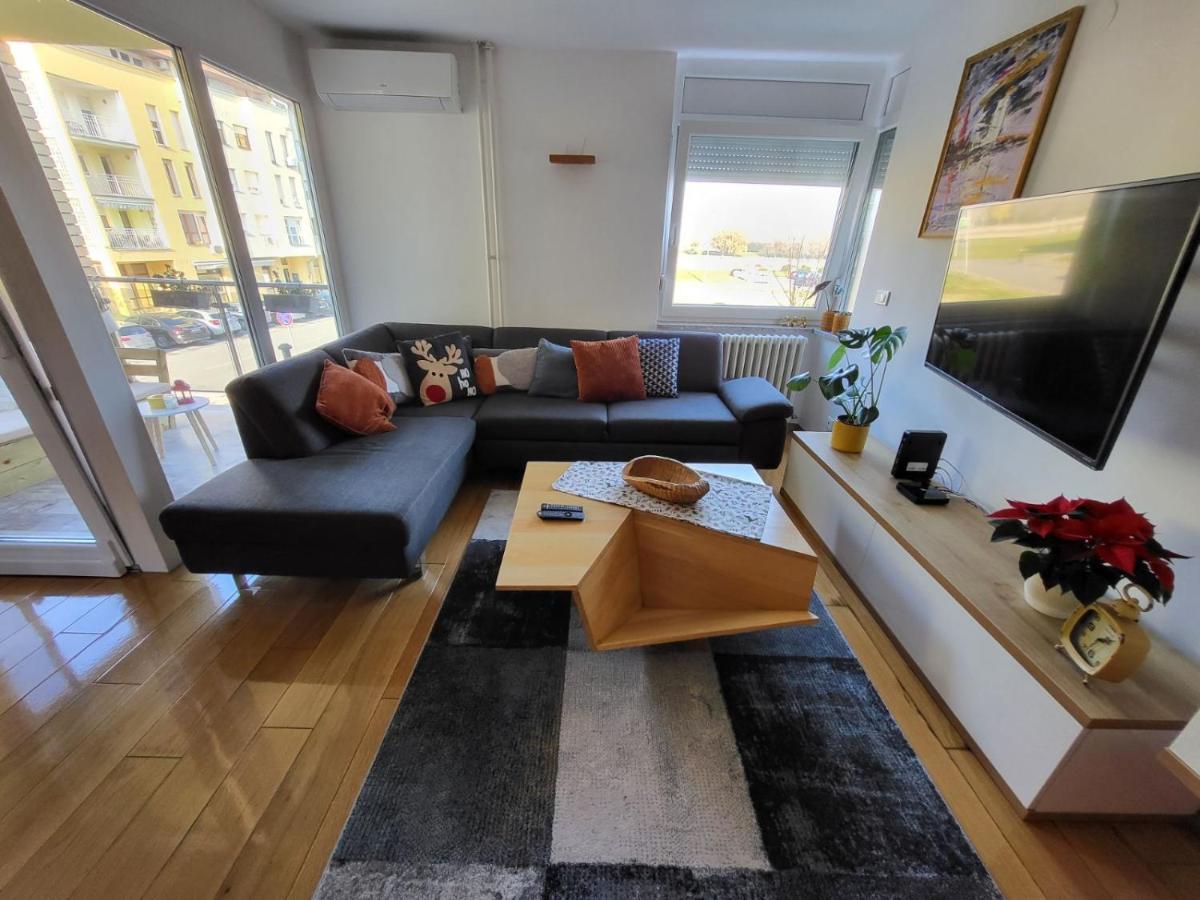 Apartman Bruna Self Check-In โอซีเยก ภายนอก รูปภาพ